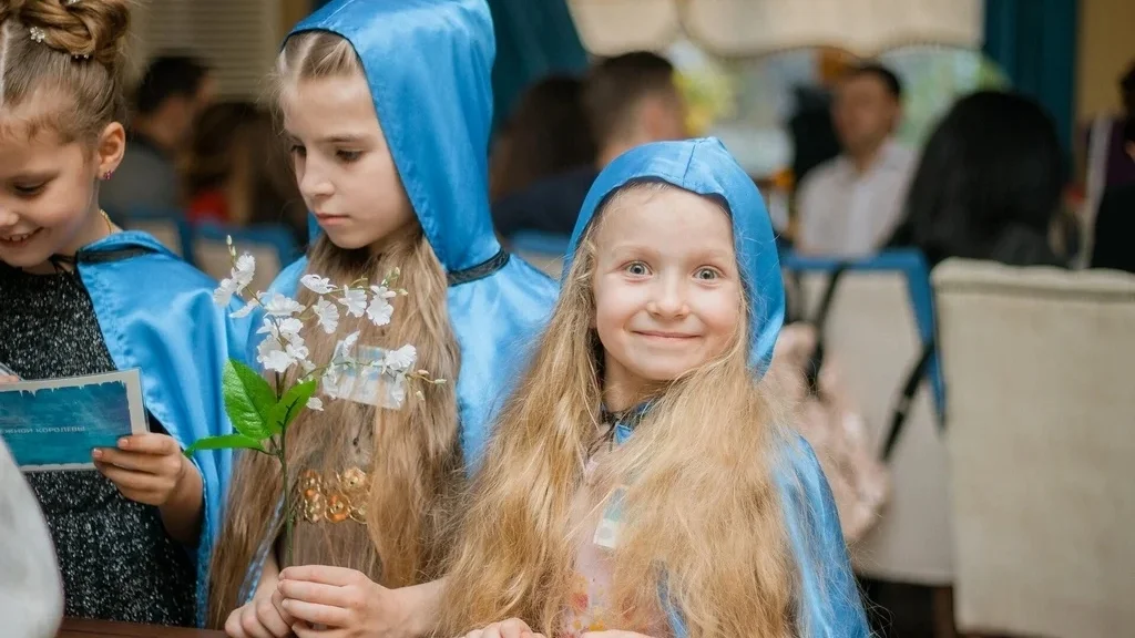 Квест на 8 марта для детей «Два королевства» : волшебный цветок расцвел в Северном Королевстве.